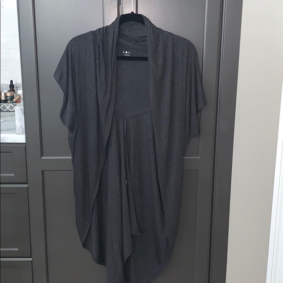 Three Dot grey long sleeve t & matching cape vest - Picture 3 of 6